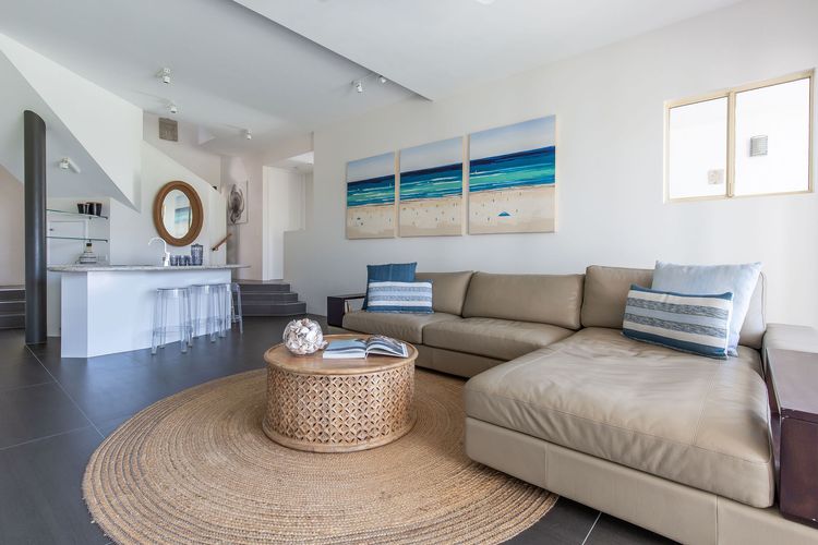 Sunshine Haven – Pool – Beach front – Ocean Views