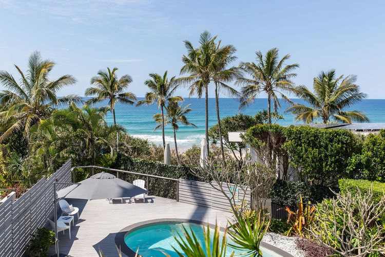 Sunshine Haven – Pool – Beach front – Ocean Views