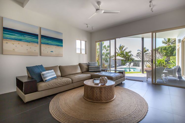 Sunshine Haven – Pool – Beach front – Ocean Views
