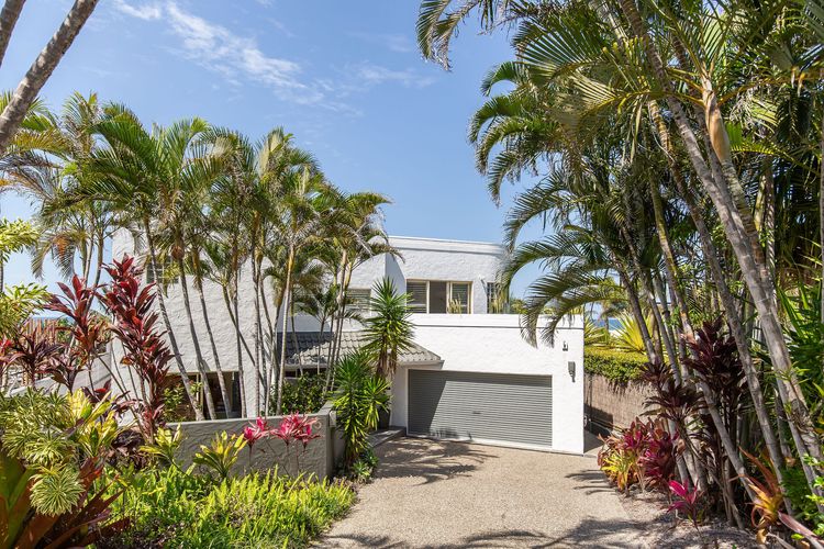 Sunshine Haven – Pool – Beach front – Ocean Views
