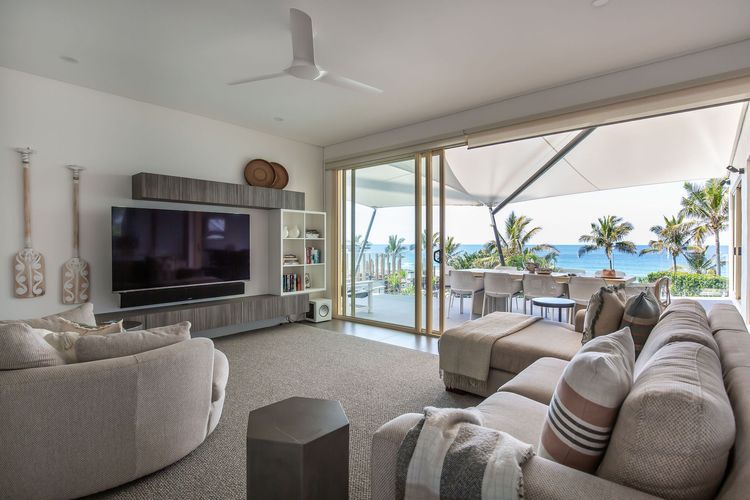 Sunshine Haven – Pool – Beach front – Ocean Views