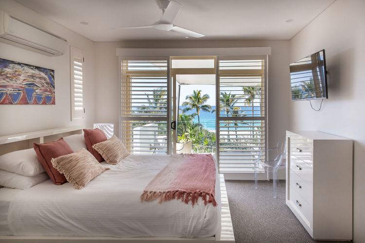 Sunshine Haven – Pool – Beach front – Ocean Views