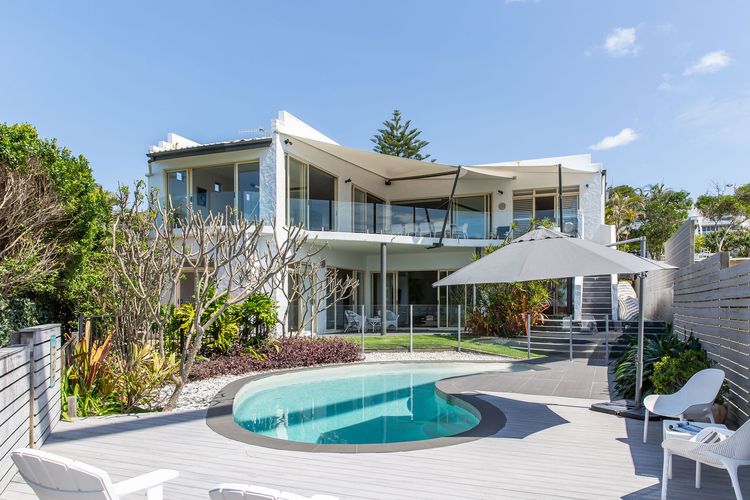 Sunshine Haven – Pool – Beach front – Ocean Views