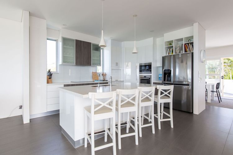 Sunshine Haven – Pool – Beach front – Ocean Views