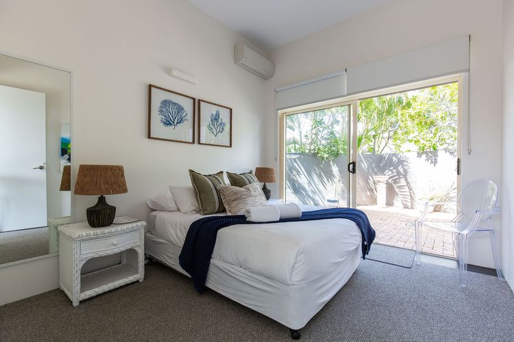 Sunshine Haven – Pool – Beach front – Ocean Views