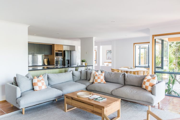 The Waterfront – 4bedroom waterfront home pool