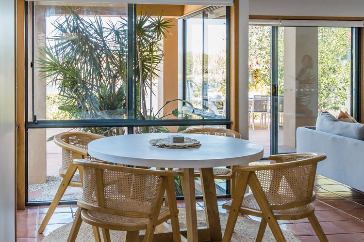 The Waterfront – 4bedroom waterfront home pool