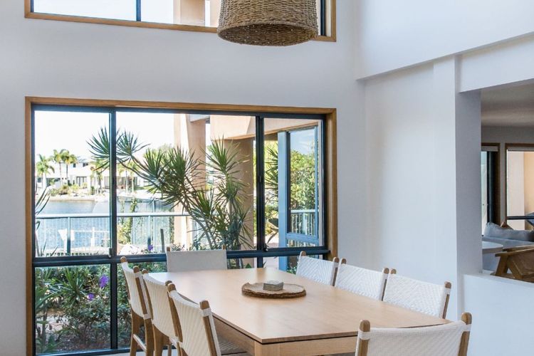 The Waterfront – 4bedroom waterfront home pool