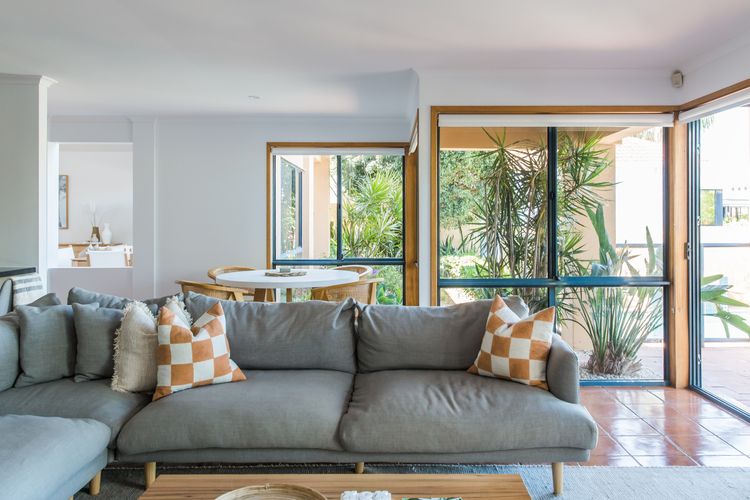 The Waterfront – 4bedroom waterfront home pool