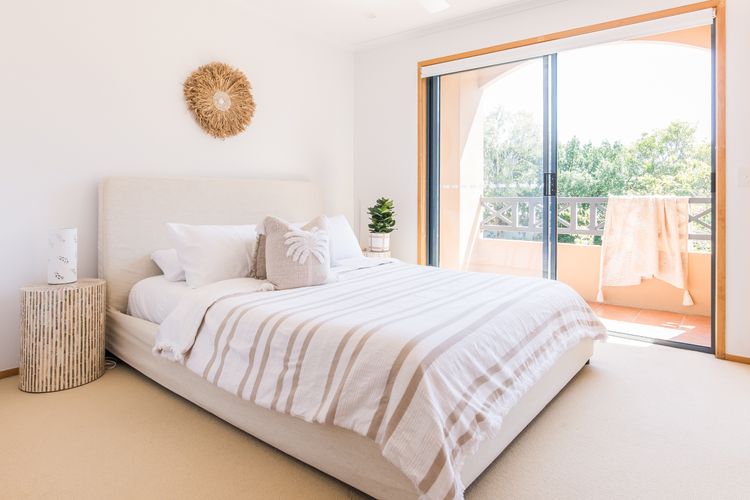The Waterfront – 4bedroom waterfront home pool
