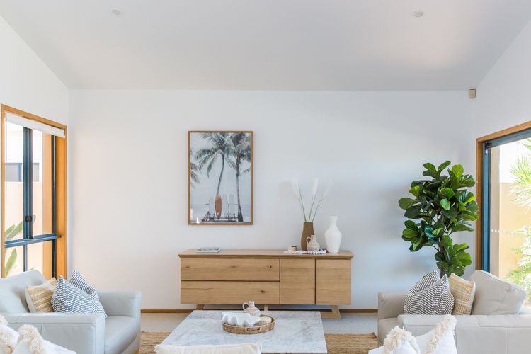 The Waterfront – 4bedroom waterfront home pool