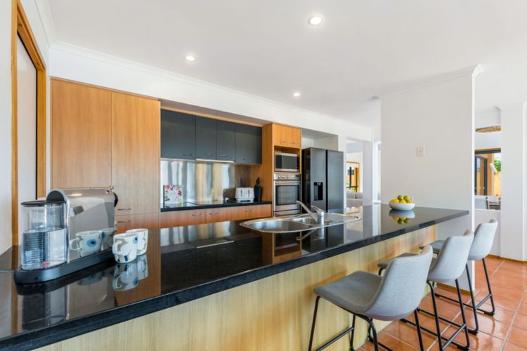The Waterfront – 4bedroom waterfront home pool