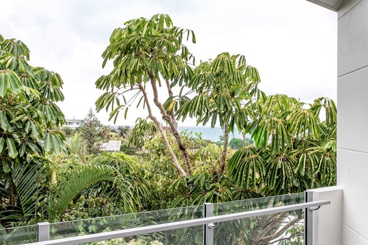 Villa Isabelle – Sunshine Beach – Views – Pool