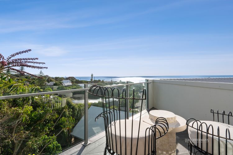 Villa Isabelle – Sunshine Beach – Views – Pool