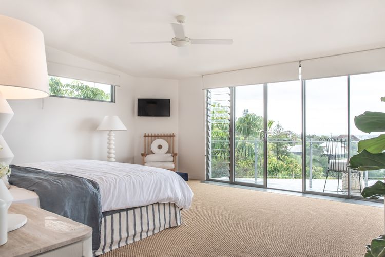 Villa Isabelle – Sunshine Beach – Views – Pool