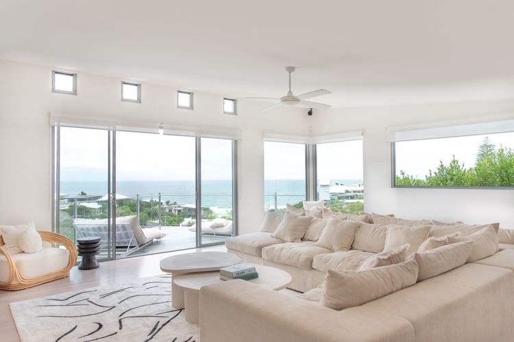 Villa Isabelle – Sunshine Beach – Views – Pool
