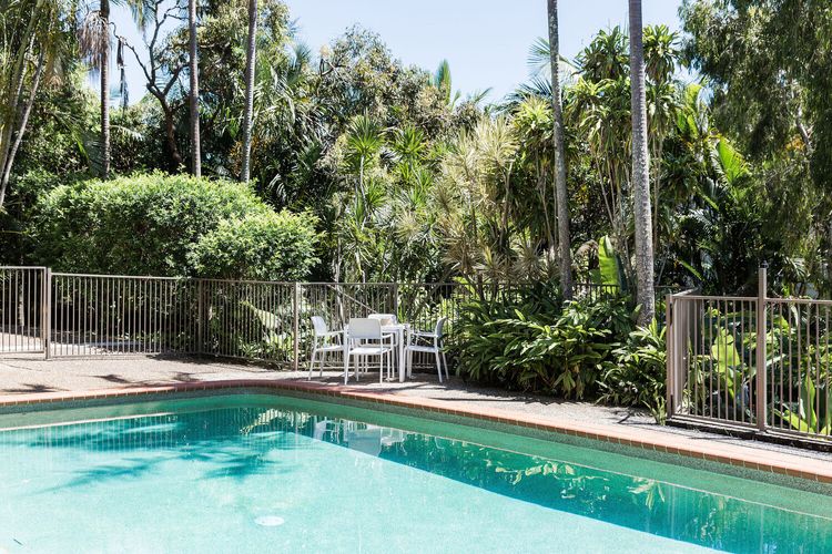 Sunshine Retreat – Ocean Views – Pool – Style