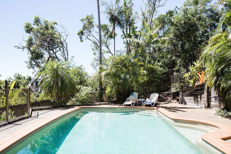 Sunshine Retreat – Ocean Views – Pool – Style