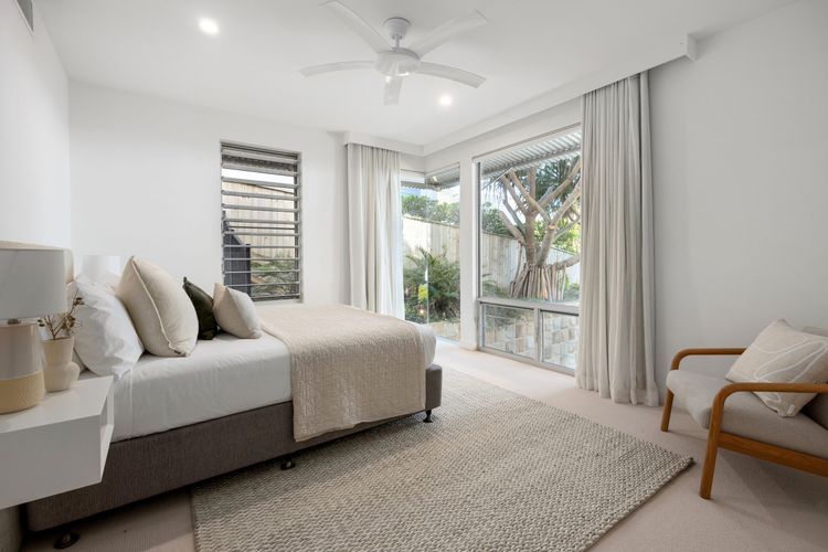 24 NOOSA DUNES – Beachfront Luxury Home