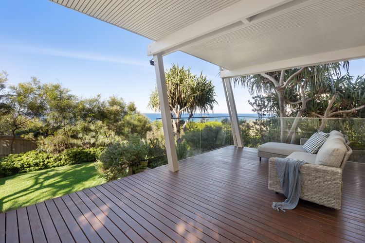24 NOOSA DUNES – Beachfront Luxury Home