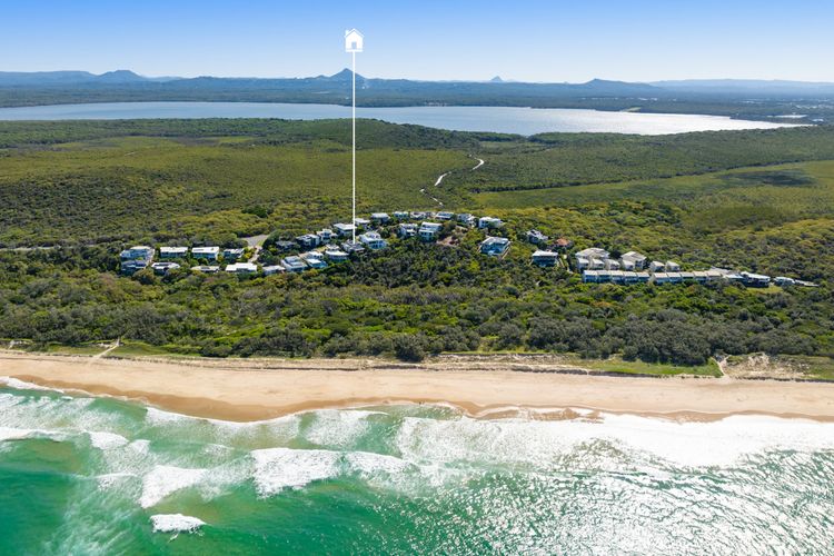 24 NOOSA DUNES – Beachfront Luxury Home