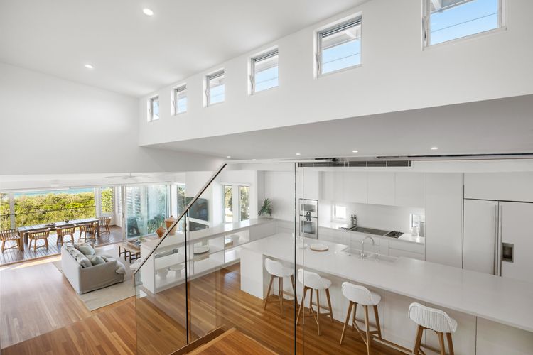 24 NOOSA DUNES – Beachfront Luxury Home