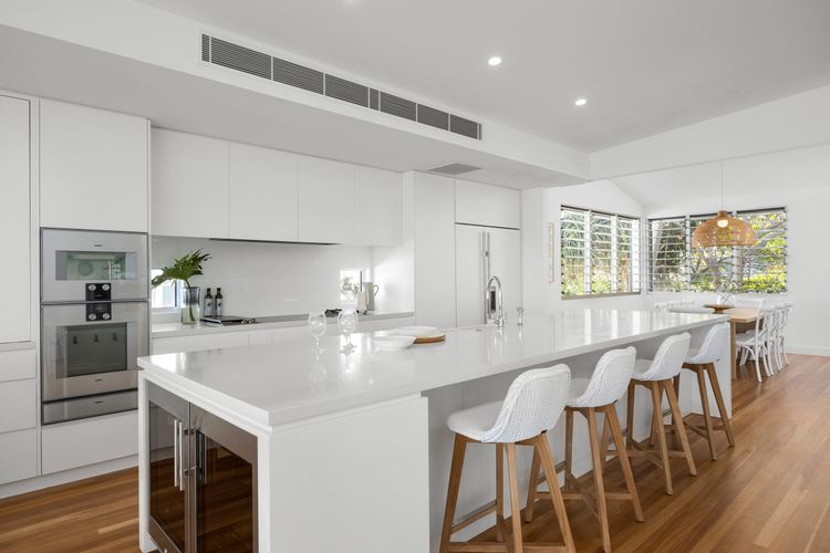 24 NOOSA DUNES – Beachfront Luxury Home