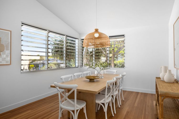 24 NOOSA DUNES – Beachfront Luxury Home