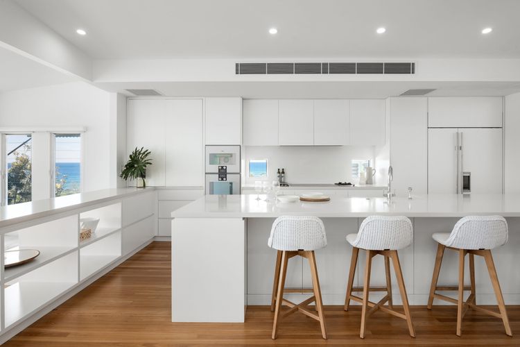 24 NOOSA DUNES – Beachfront Luxury Home