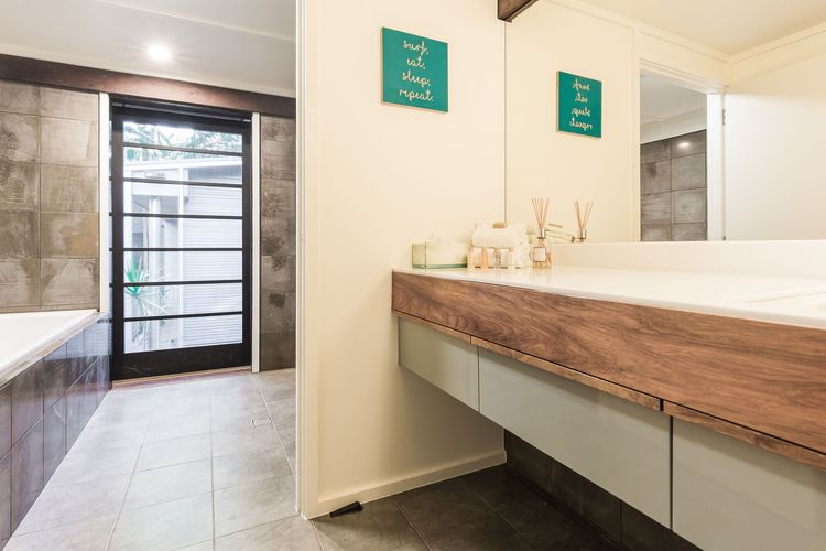 The Rainforest House, Little Cove