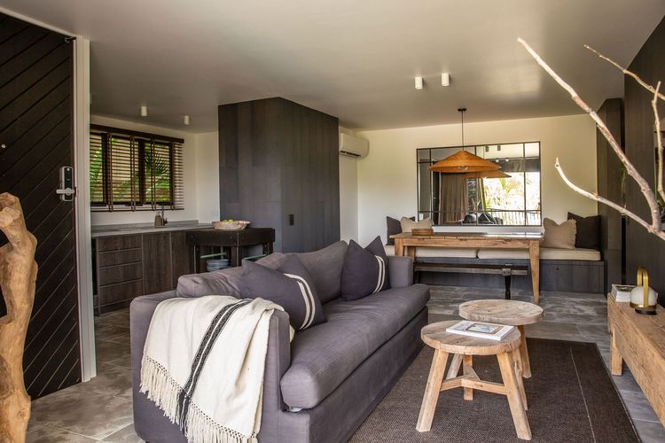 The Laguna Lodge – relax in style.