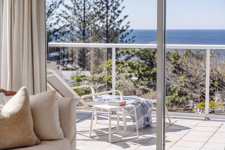 Hydra – 3 Bedrooms, Ocean views, Pool
