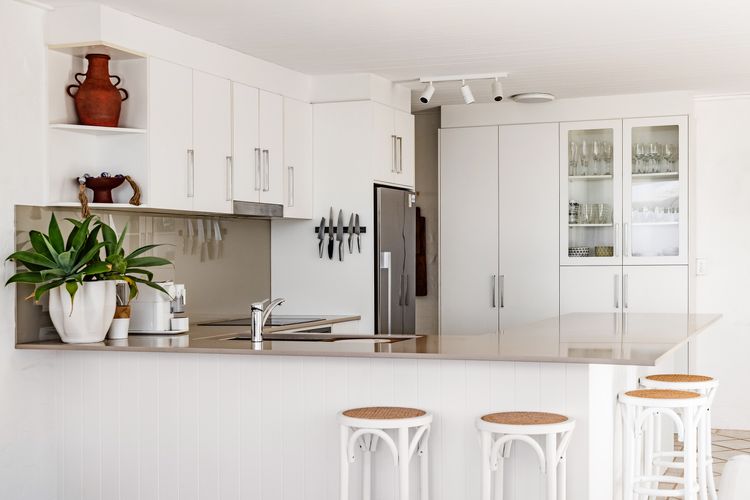 Hydra – 3 Bedrooms, Ocean views, Pool