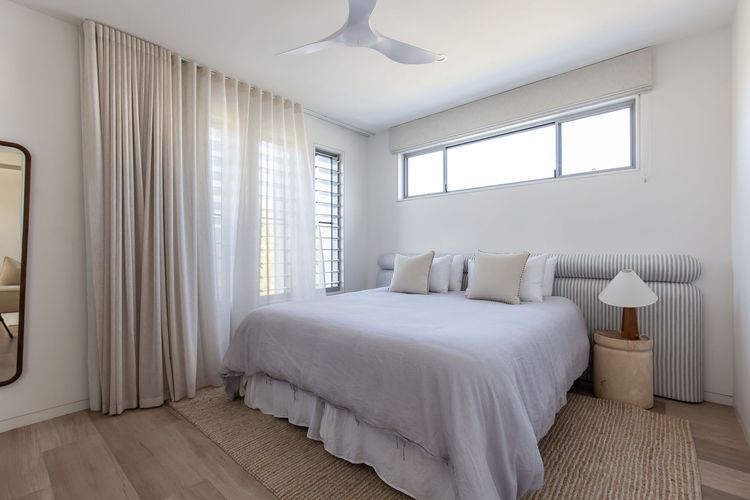 The Noosa Home – pool, jetty, water frontage