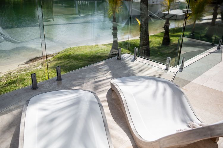 The Noosa Home – pool, jetty, water frontage