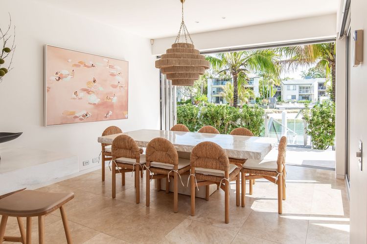 The Noosa Home – pool, jetty, water frontage
