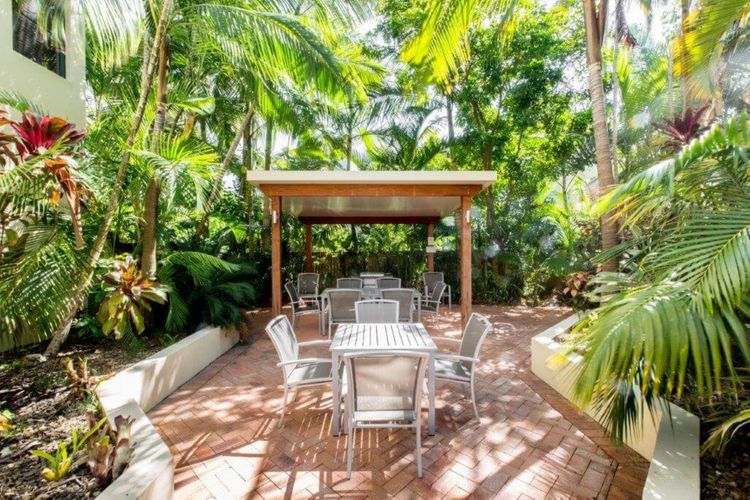 River Retreat – 2 bedroom – River and Beach