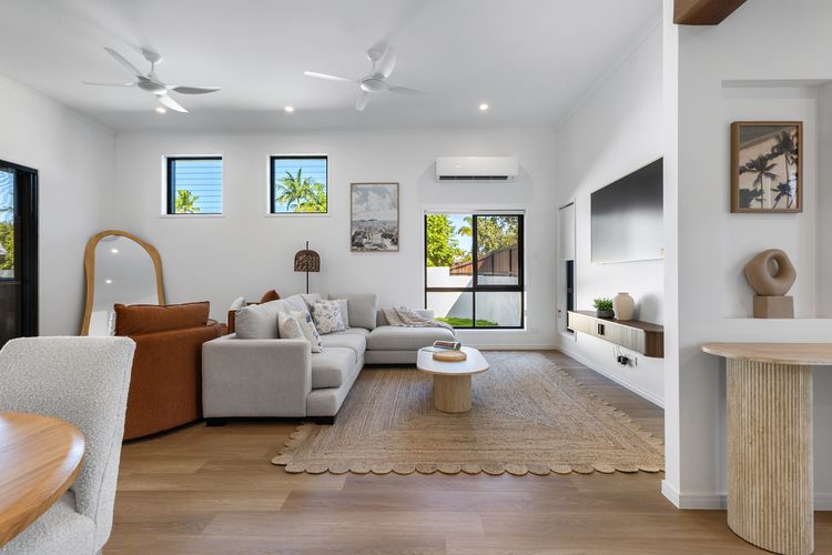 Helm Haven Noosa – poolside paradise