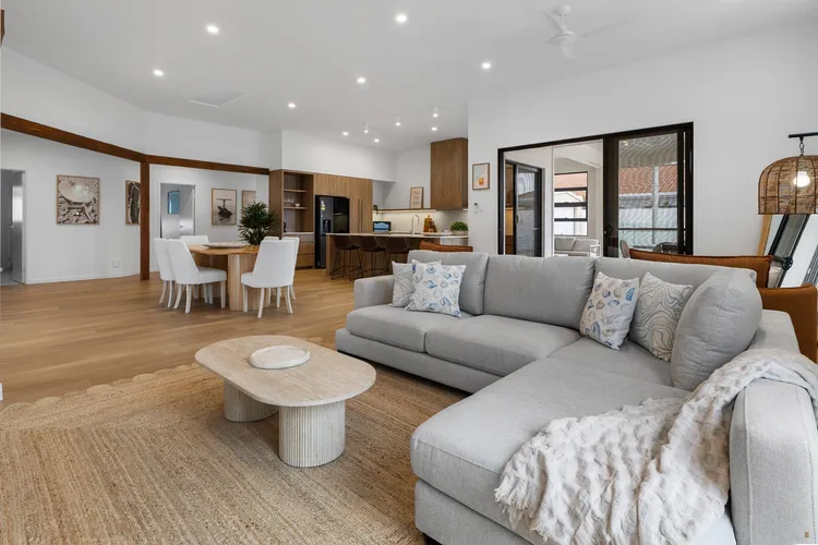 Helm Haven Noosa – poolside paradise