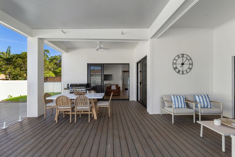 Helm Haven Noosa – poolside paradise