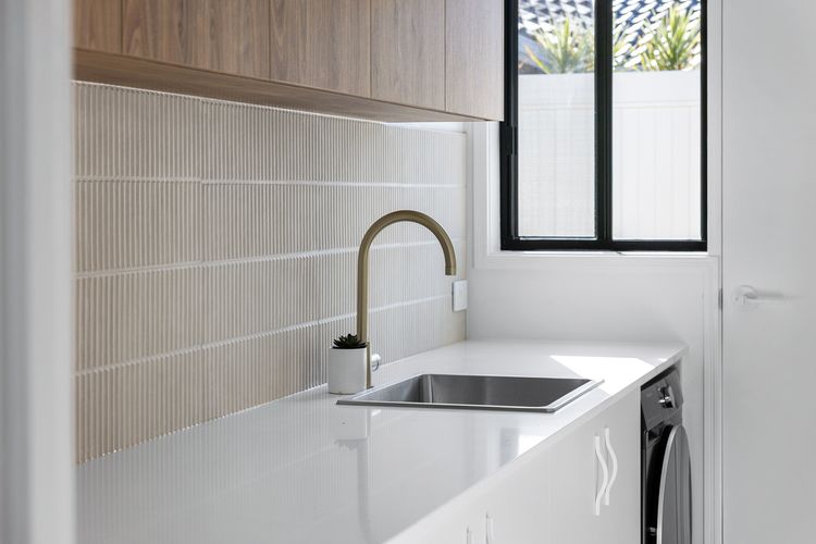 Helm Haven Noosa – poolside paradise