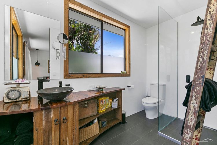 Tropical Escape – Sunshine Beach Retreat