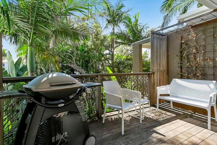 Tropical Escape – Sunshine Beach Retreat