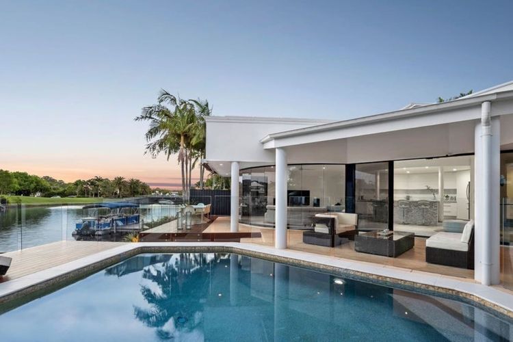 Masthead Waters – Waterfront Home and Pool