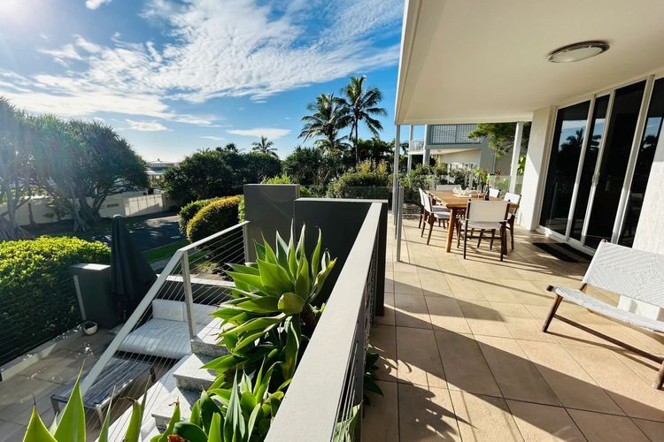 Spirit on Sunshine – 3 bedrooms with style, beach