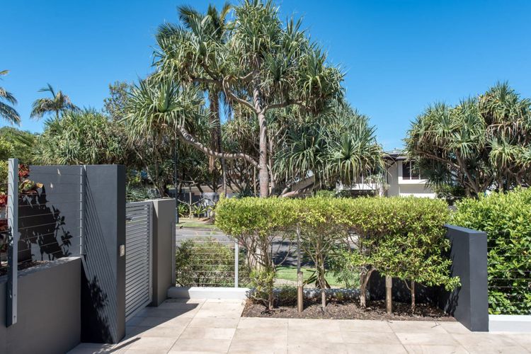 Spirit on Sunshine – 3 bedrooms with style, beach