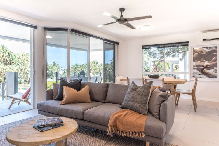 Spirit on Sunshine – 3 bedrooms with style, beach