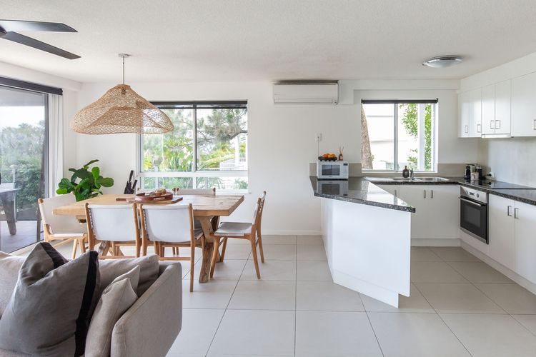 Spirit on Sunshine – 3 bedrooms with style, beach