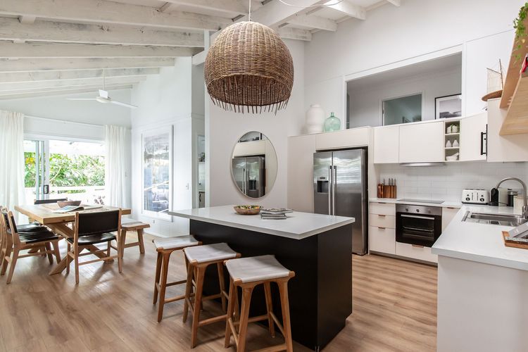 The Lodge, Noosa – Stylish Retreat with Pool