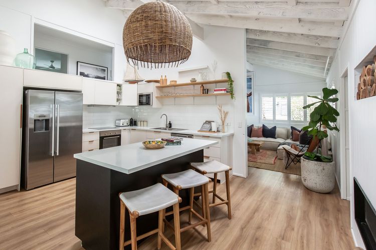 The Lodge, Noosa – Stylish Retreat with Pool